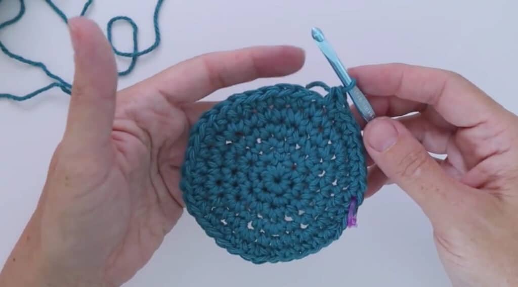 Knitting Vs Crochet - Which is Best?